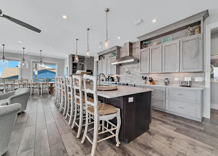 Holiday home Coastal Comfort By Gsvr - Beachfront Luxury With Pool & Elevator - Free Activities And Golf
