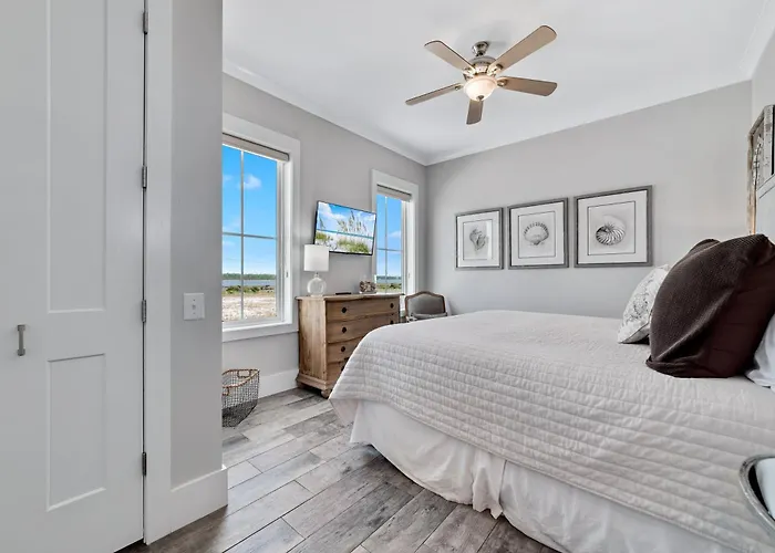 Holiday home Coastal Comfort By Gsvr - Beachfront Luxury With Pool & Elevator - Free Activities And Golf